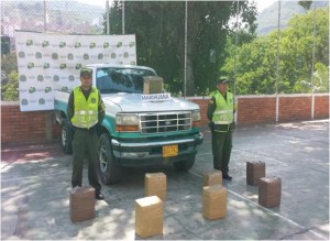 Luego de una persecusión, Policía de Carreteras realiza la incautación de 100 kilos de marihuana