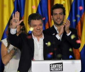 Santos casi triplicó su votación en este departamento con al menos 428.952 sufragios y el candidato Zuluaga se quedó con 347.990 de los votos santandereanos.